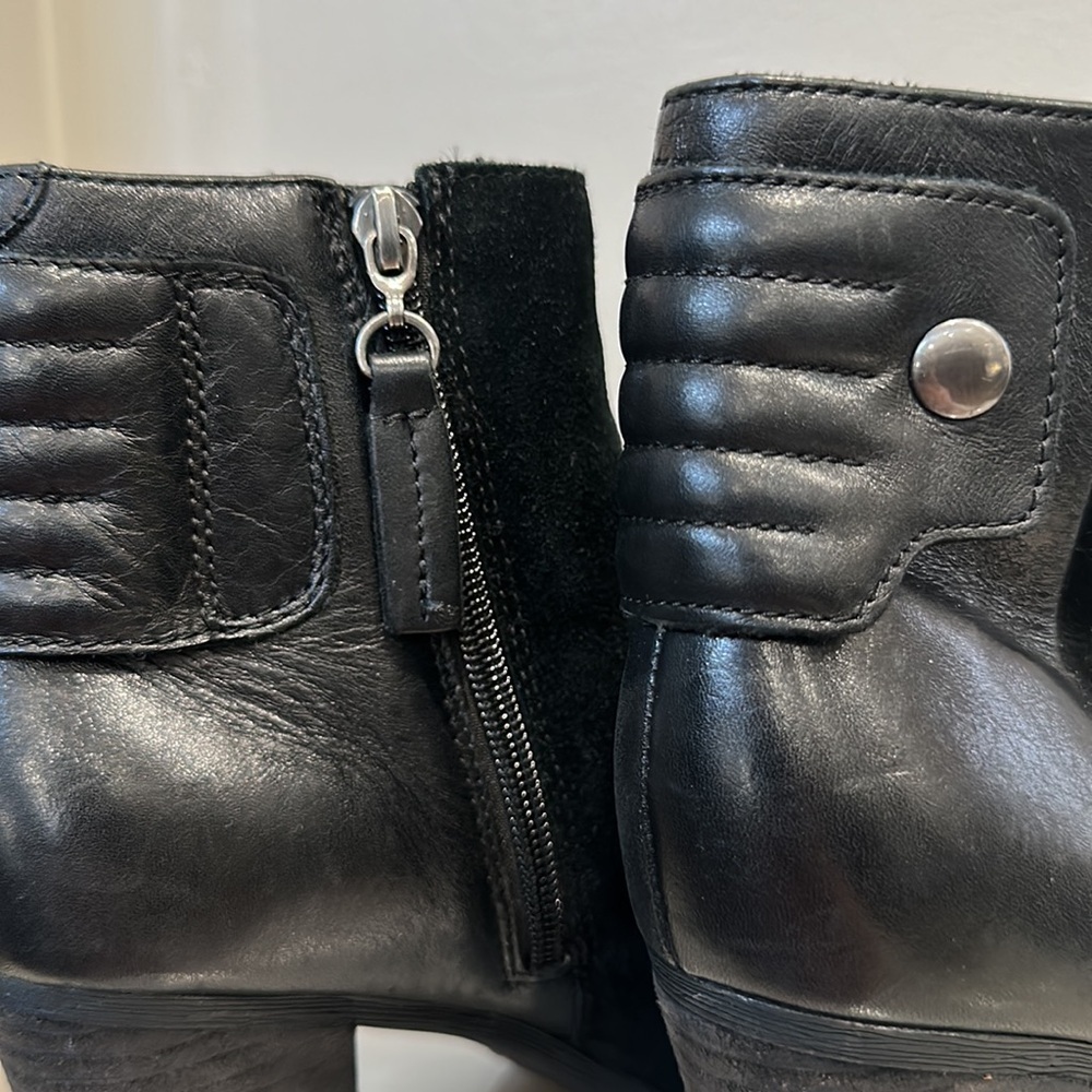 CLARKS Palma Rylie Black Suede Women's Ankle Booties Size 7.5 - Picture 7 of 10